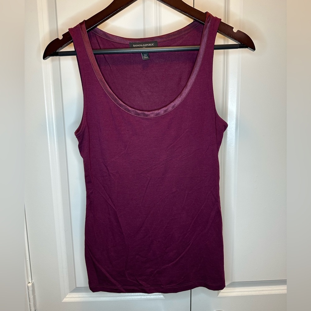 Banana Republic - Maroon Tank